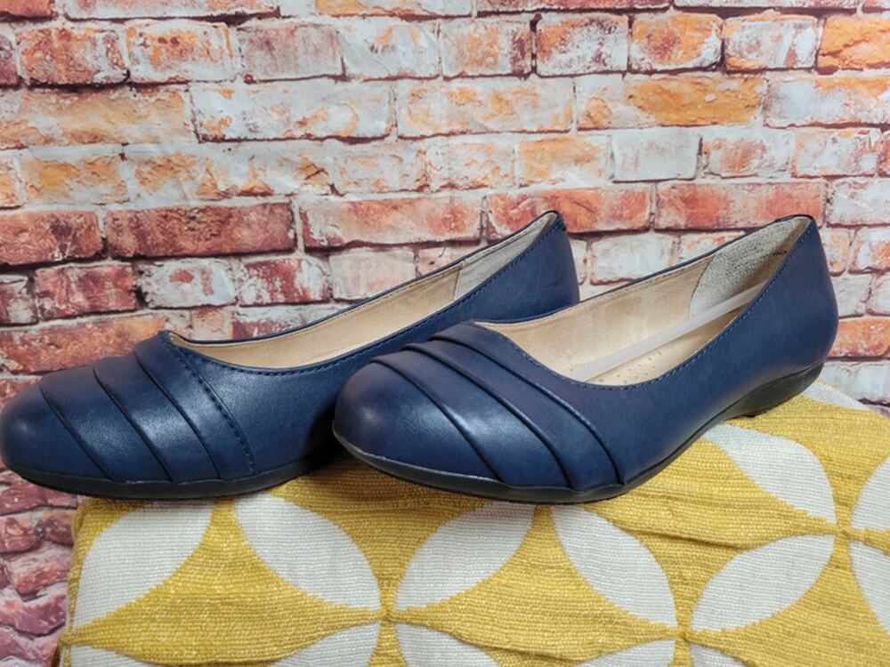Cliffs by White Mountain Clara Ballet Flat.